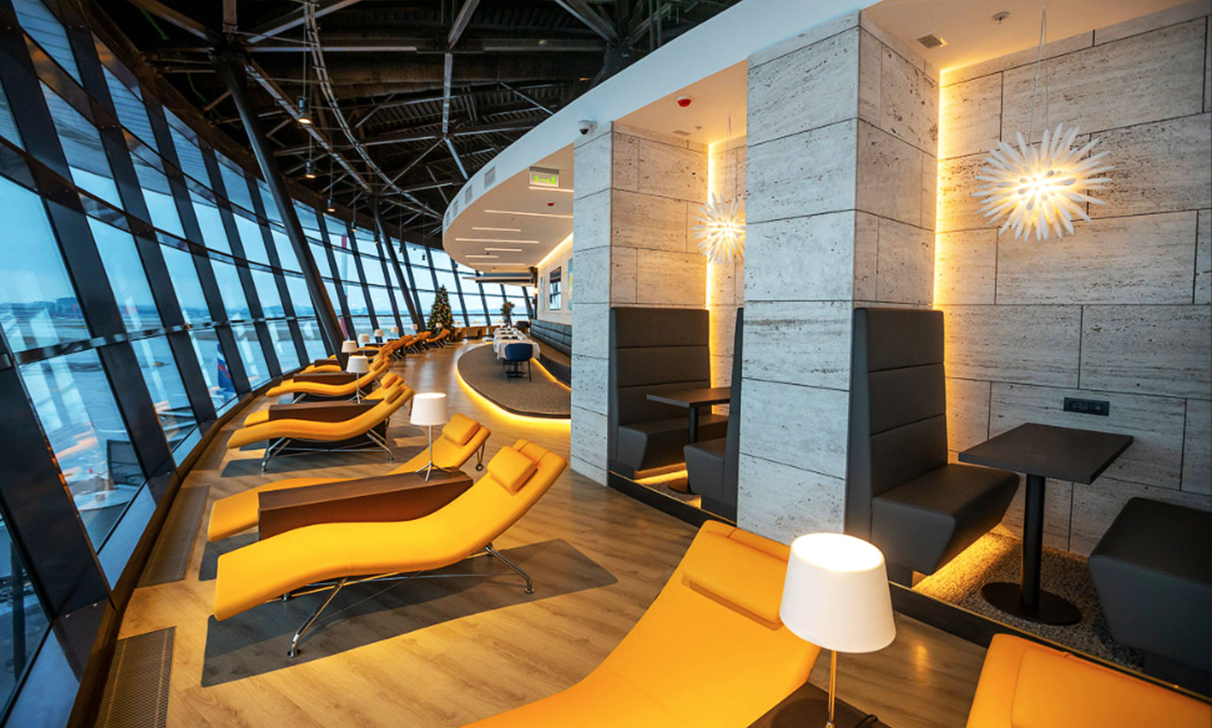 - Business Lounge Priority Pass