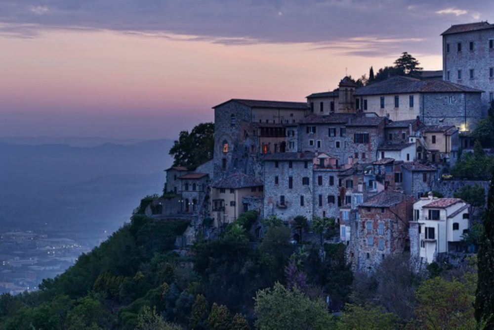 Like italy. Тоди город в Италии. Тоди Умбрия. Коммуна Тоди Умбрия Италия. Тоди Италия достопримечательности.