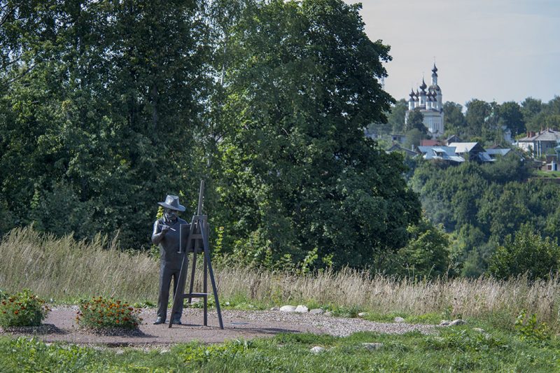 Фото памятника левитану в плесе