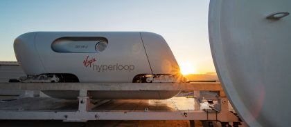 Транспорт будущего: первые люди прокатились в капсулах Virgin Hyperloop