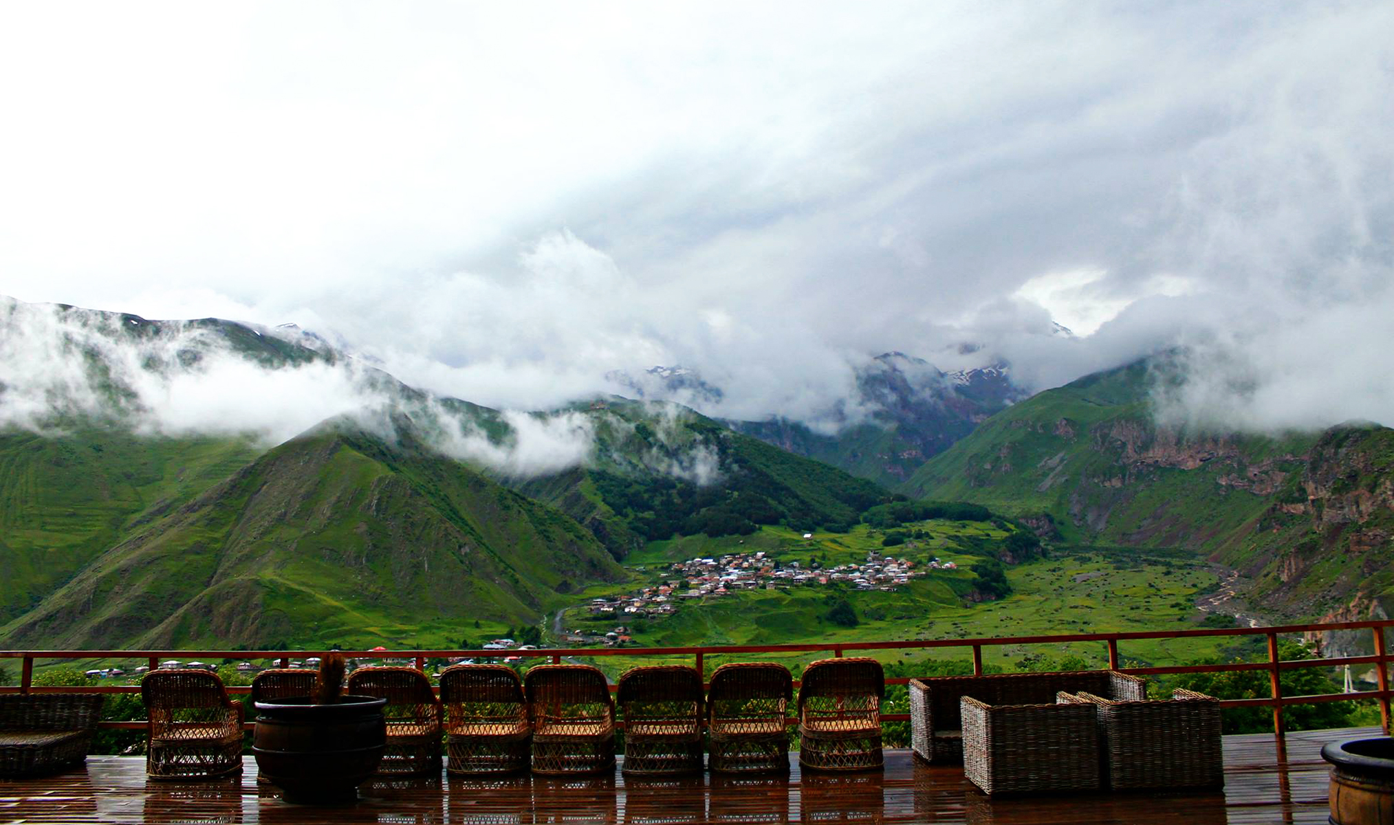 Отель недели: Rooms Hotel Kazbegi, Степанцминда