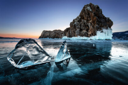 На Байкале создали ледовые скульптуры для фестиваля Olkhon Ice Fest