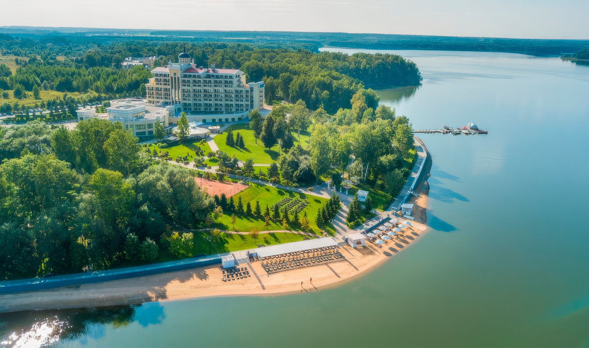 Где отдыхать на пляже рядом с Москвой: 10 отелей у воды