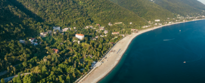 Где отдыхать в Абхазии: пляжи и отели на Островке