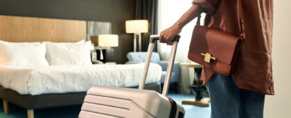 Россияне смогут заселяться в отели по водительским правам и не только