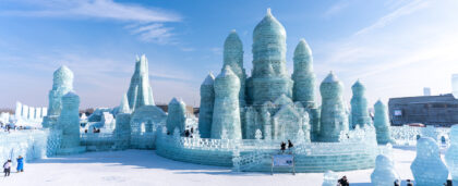 Китайский Харбин готовится к крупнейшему в мире фестивалю снега и льда